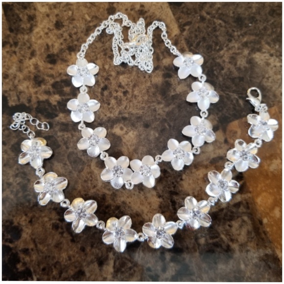 Genuine White Topaz Sterling Silver Flower set - Picture 2 of 6